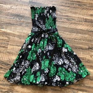 Bizz Girl pretty lace strapless dress